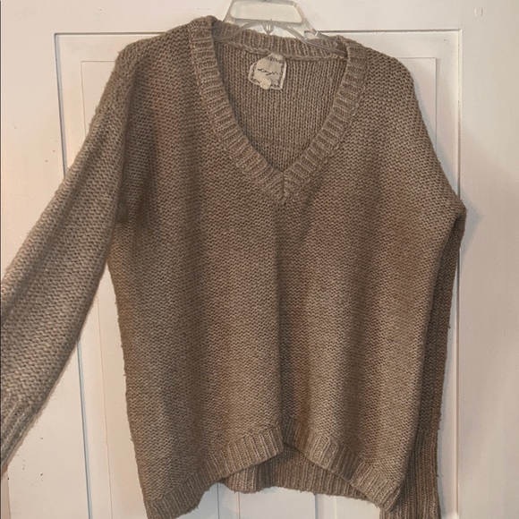 kenji Sweaters - KENJI Anthropologie Women’s Slouchy Cozy V-Neck Sweater in Classic Tan Large